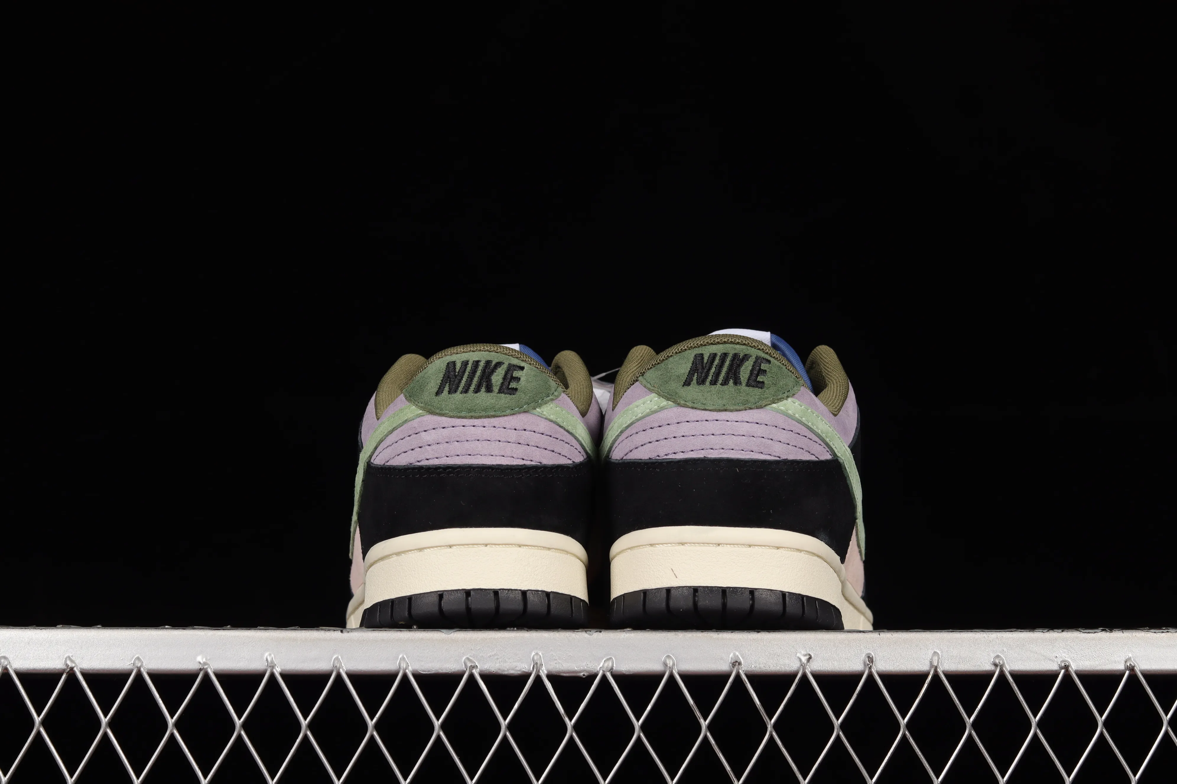 All Categories Nk SB Dunk Series Nk SB Dunk Low Low-top sneakers Otomo Katsuhiro x Nk SB Dunk Low "Steamboy OST" Otomo Katsuhiro co-branded SB low-top sports and leisure sneakers DO7412-989